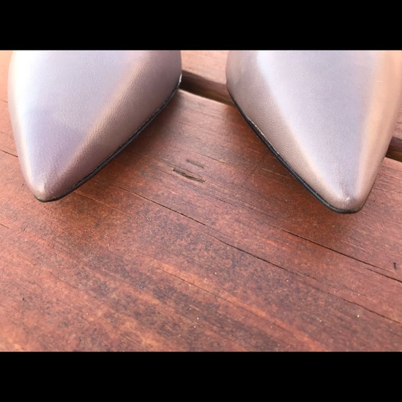 Shoe - Picture 2 of 6